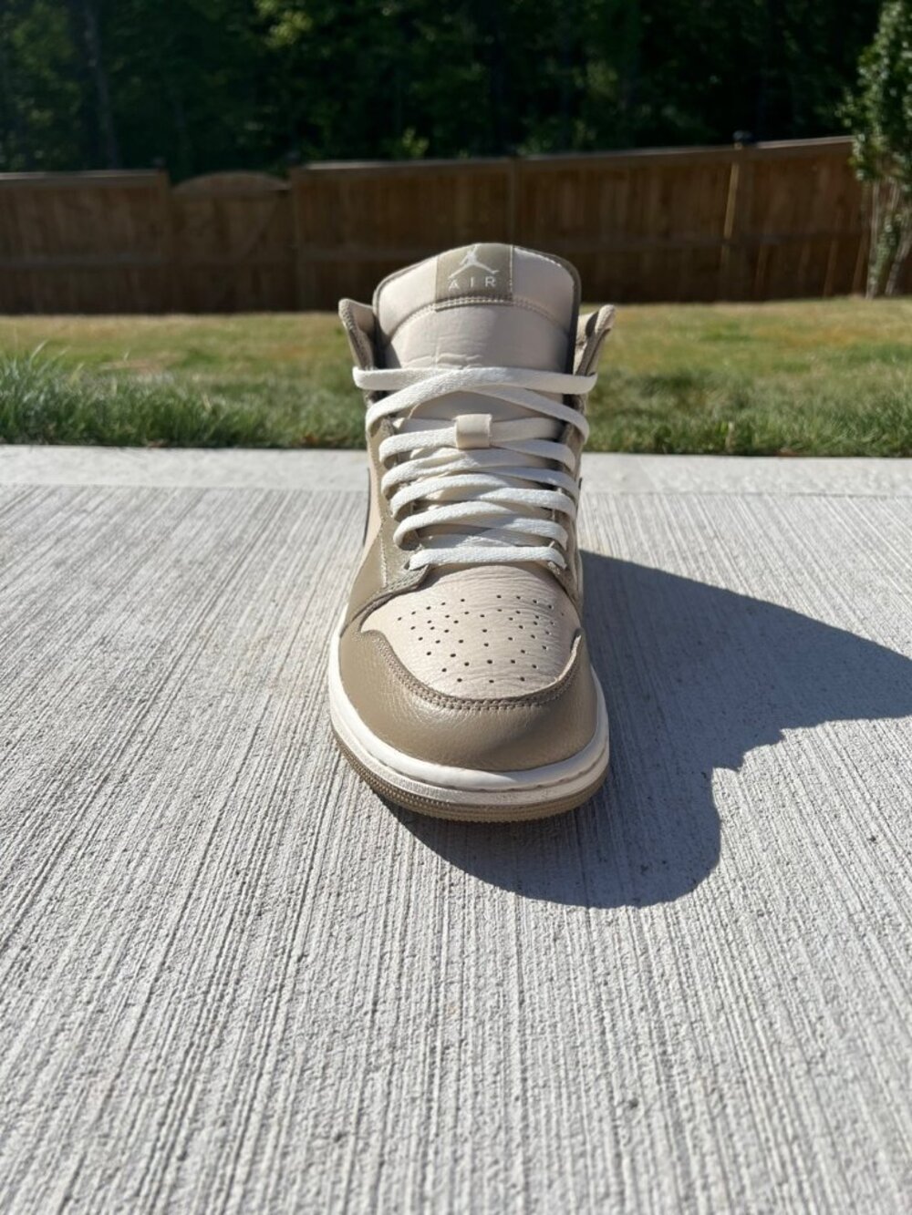 Jordan 1 mid Legend light brown %100 authentic - Picture 5 of 16